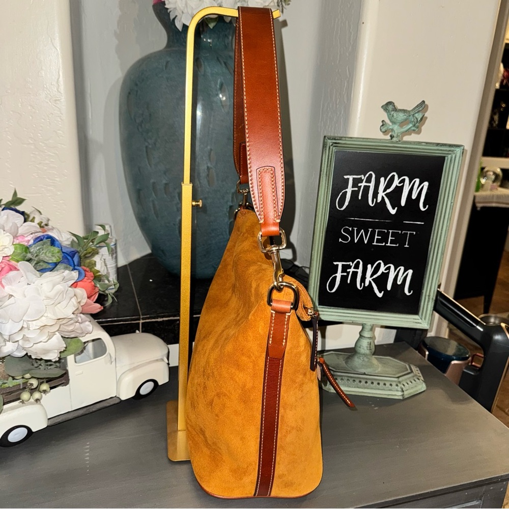 Dooney & Bourke Suede Shoulder Hobo Bag in chestnut brown w DB hangtags NWOT - Picture 8 of 15